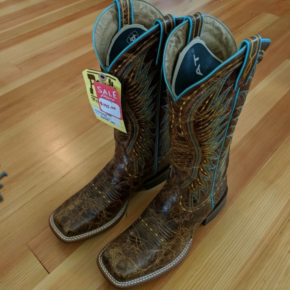 ariat women's vaquera square toe western boots